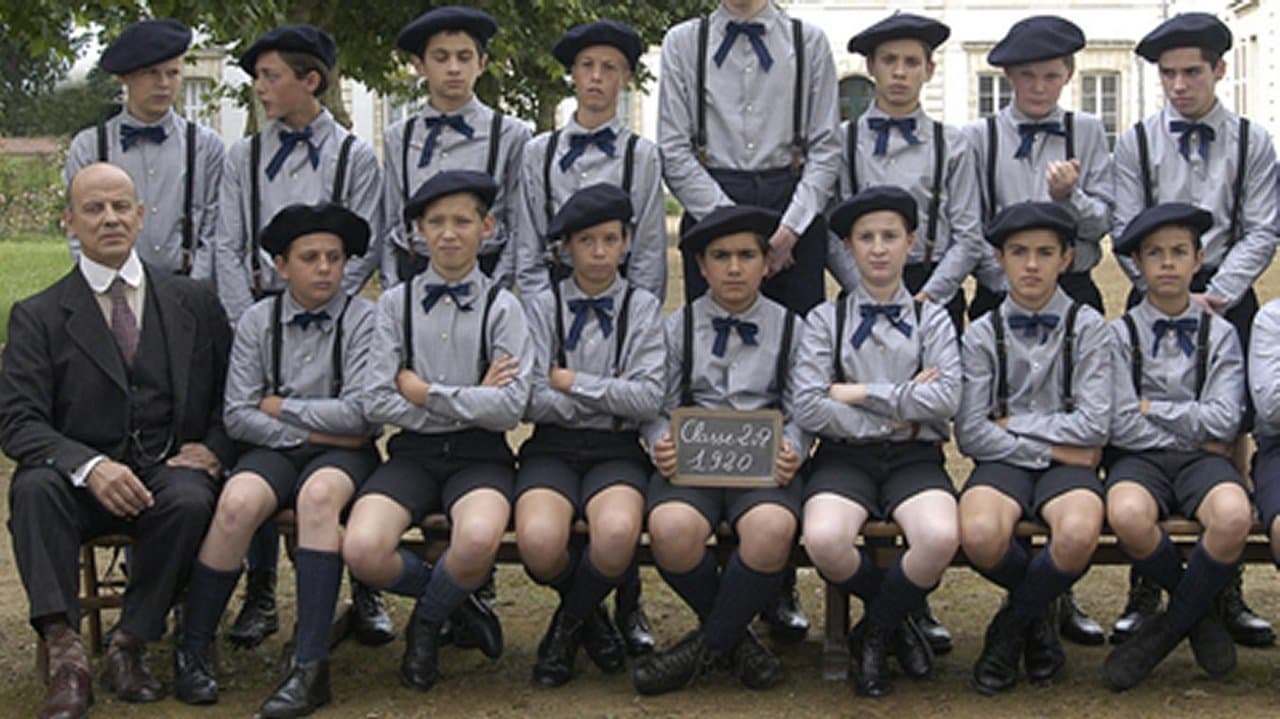 Enfances backdrop
