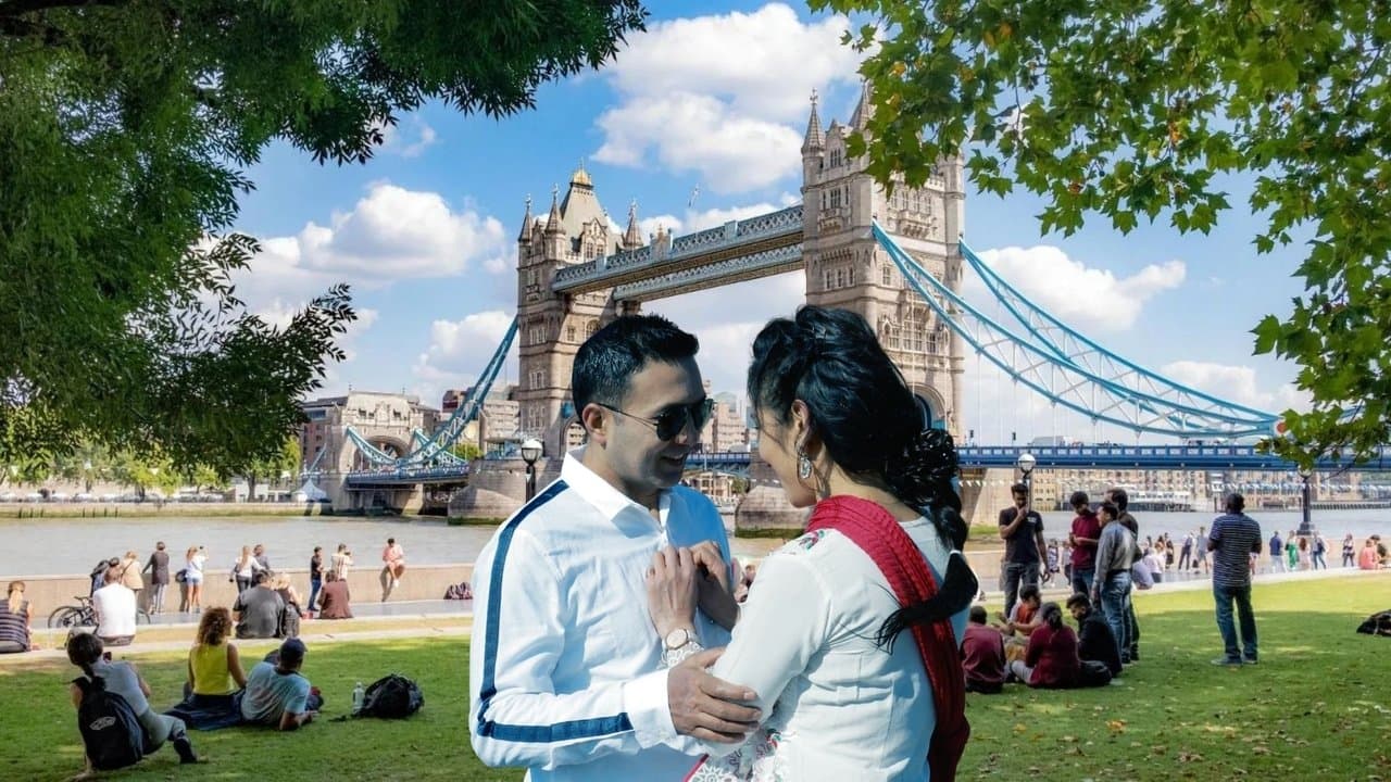 Tujhe Dekhne Se Pehle backdrop