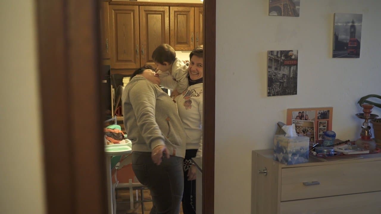 Une affaire de familles backdrop