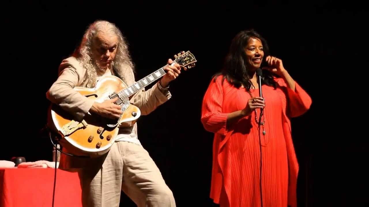 Tuck & Patti - Live In Holland backdrop