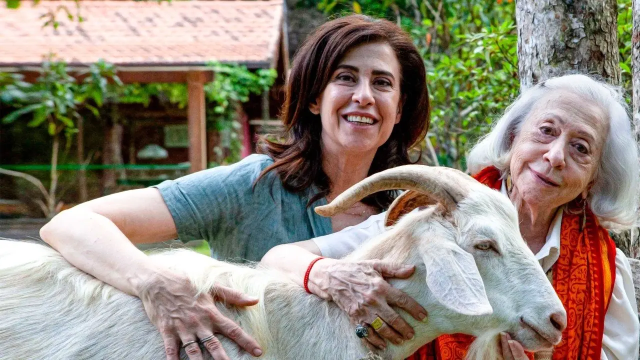 Gilda, Lúcia and The Goat backdrop