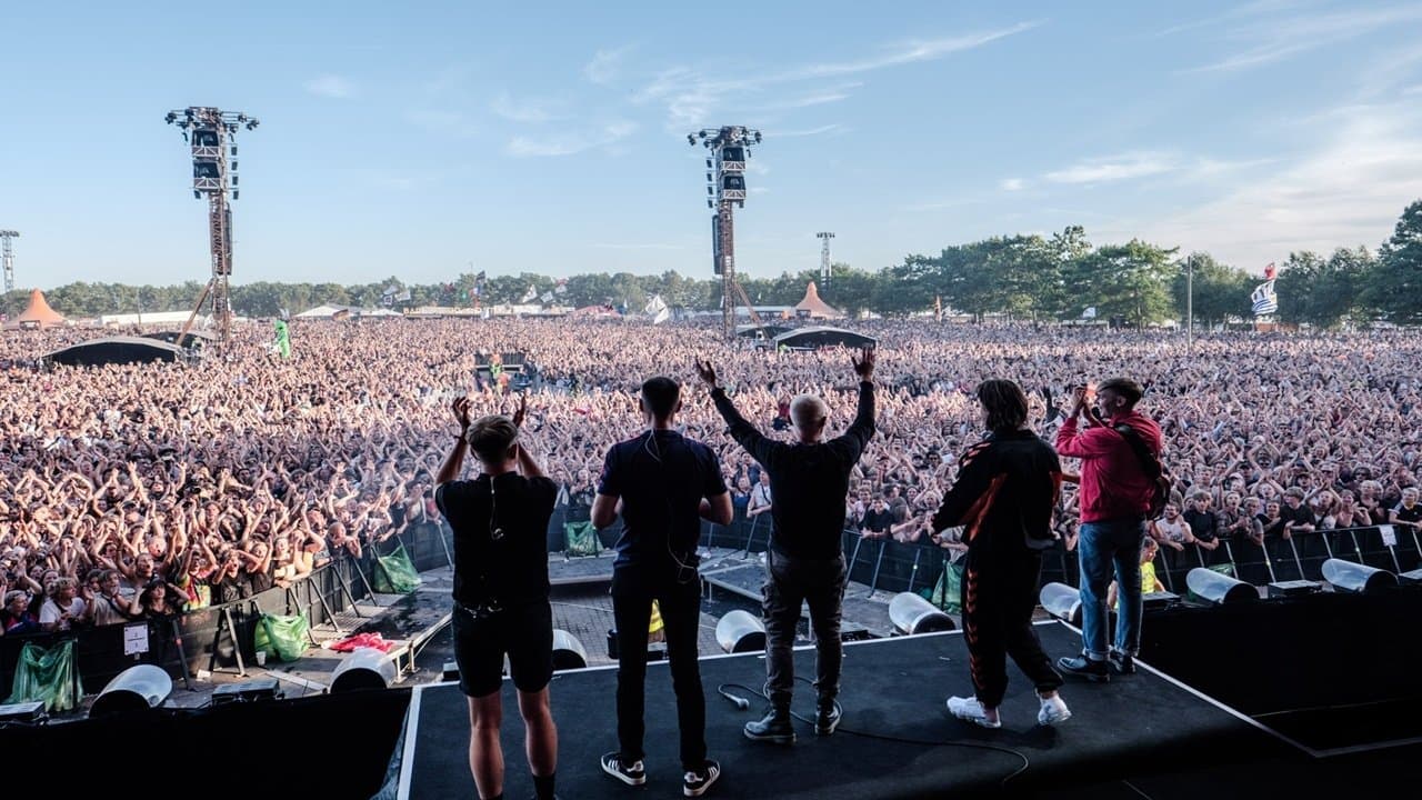 The Minds of 99 - 3 døgn i parken backdrop