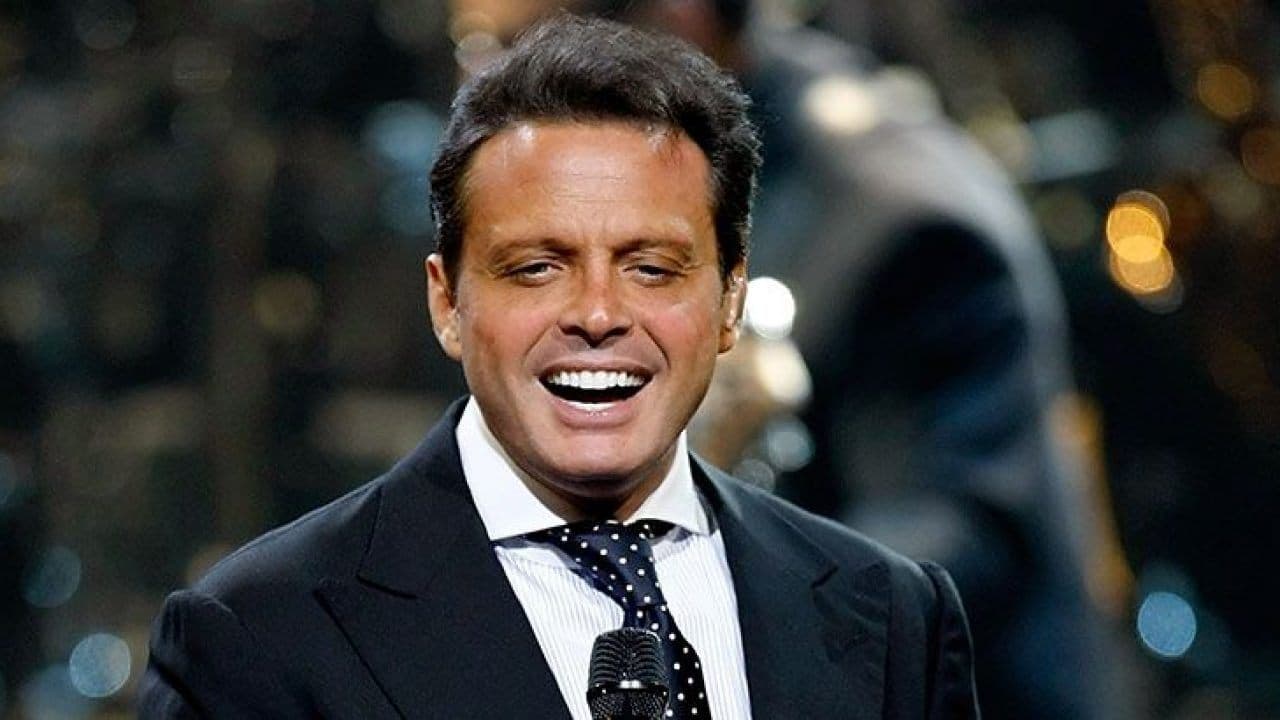 Luis Miguel - Vivo backdrop