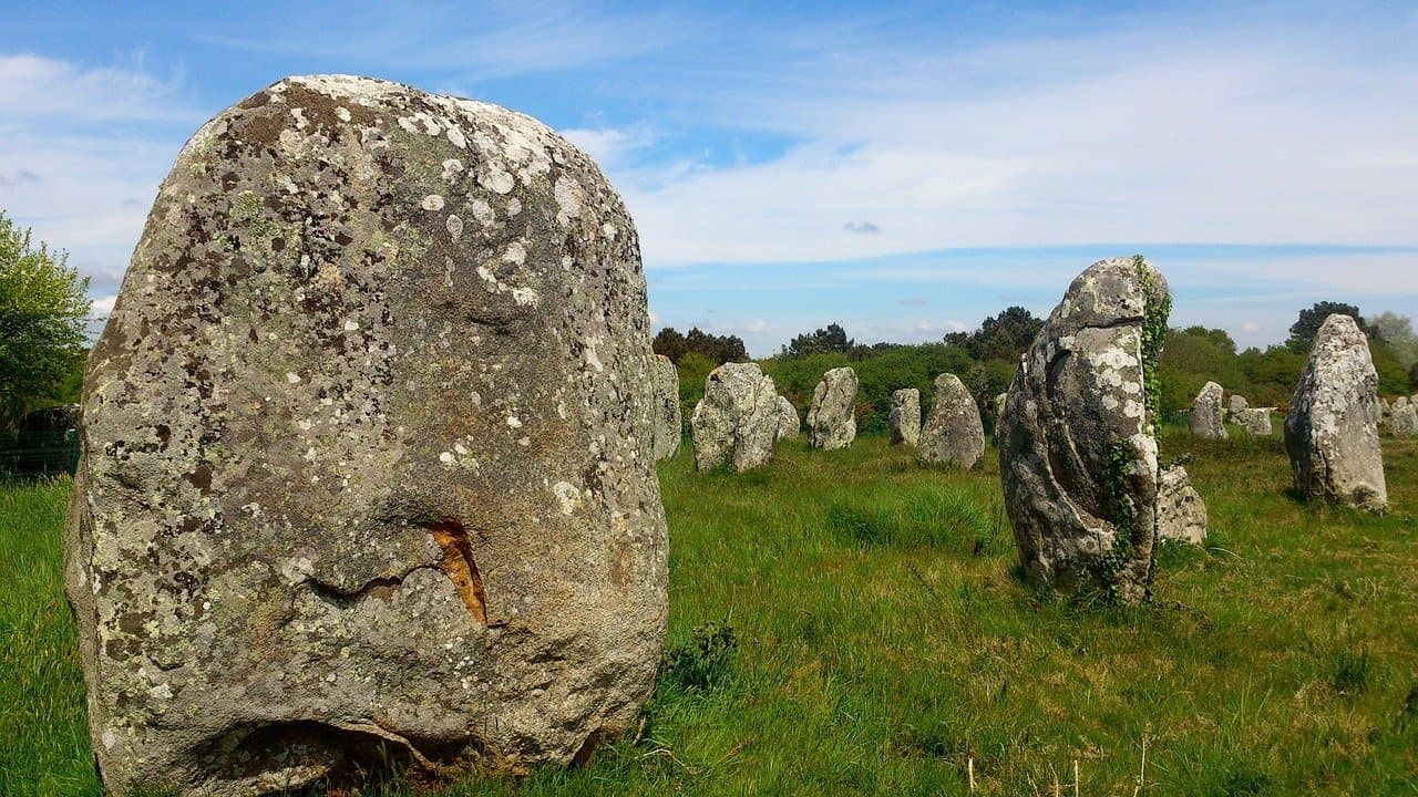 Carnac : sur les traces du royaume disparu backdrop